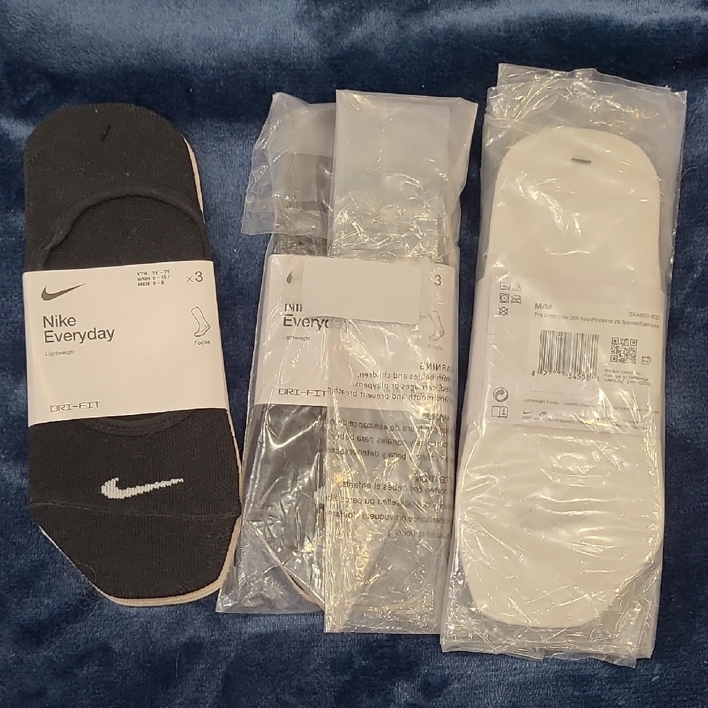 Nike Everyday Men's Black and White Socks